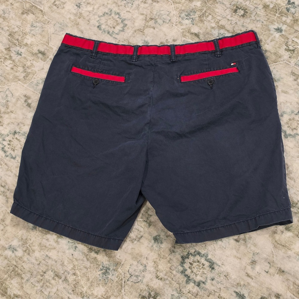 Tommy Hilfiger Mens Navy Blue Chino Shorts Red Trim Size 40 Flat Front Preppy